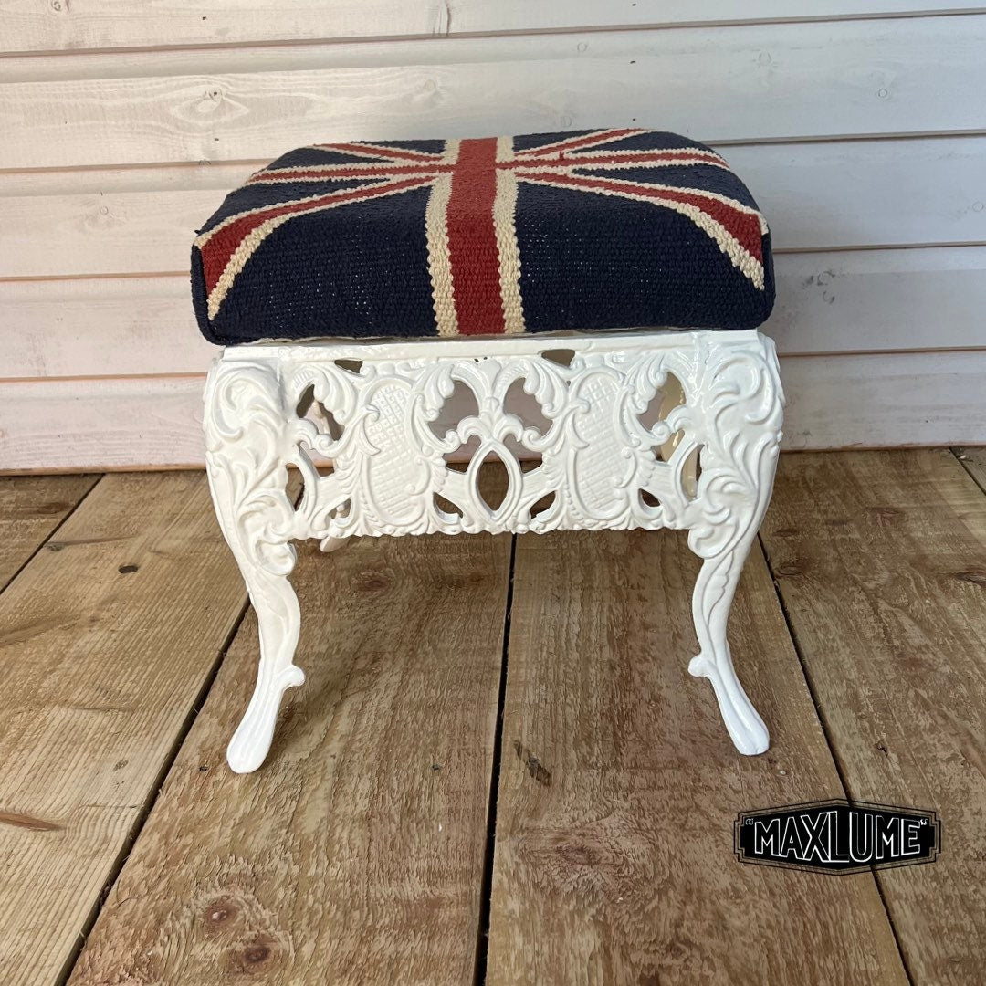 Maxlume ~ Union Jack Flag Bench | Great Britain | Pouf Solid Base | Vintage Style | Floor Standing | Man Cave Foot Stool