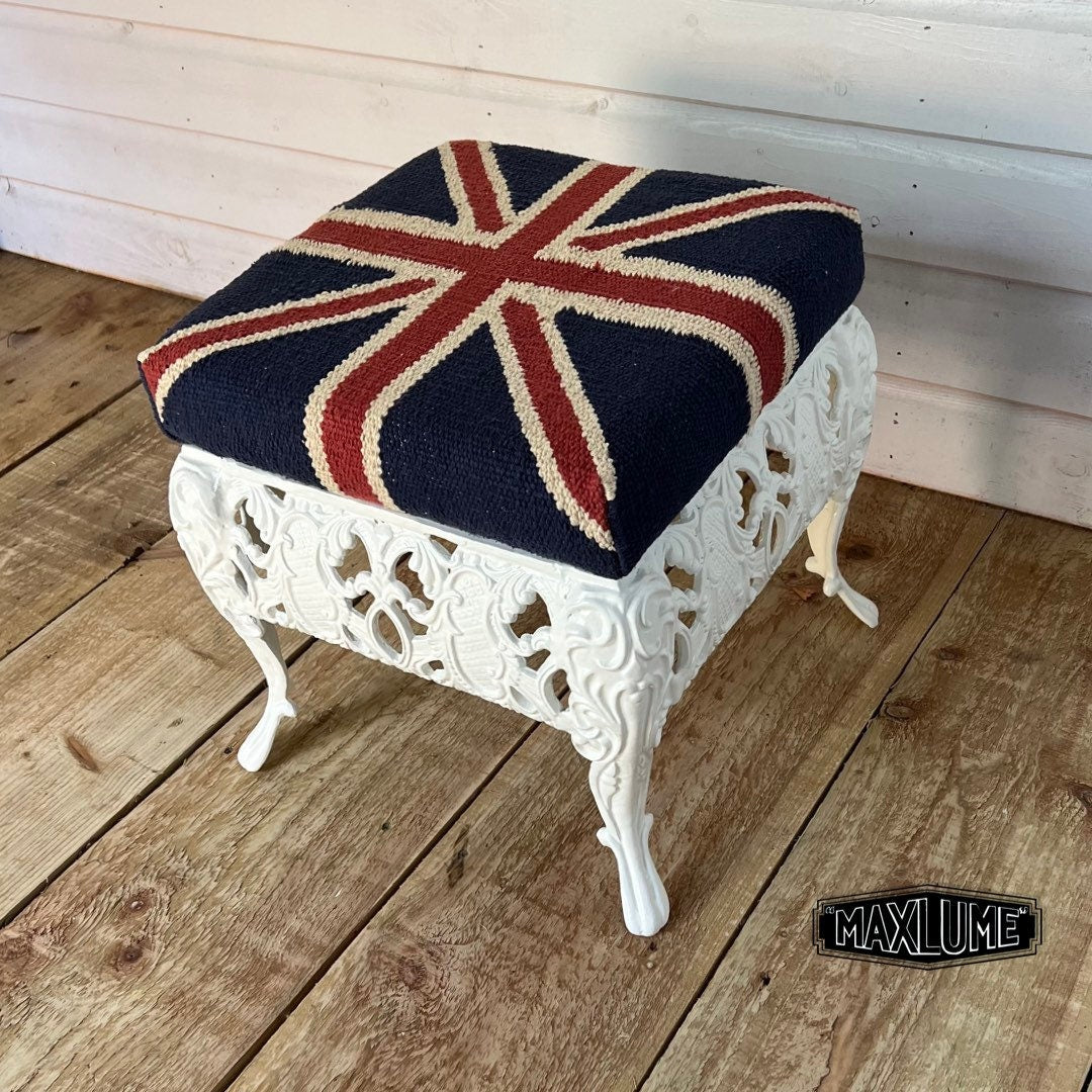 Maxlume ~ Union Jack Flag Bench | Great Britain | Pouf Solid Base | Vintage Style | Floor Standing | Man Cave Foot Stool