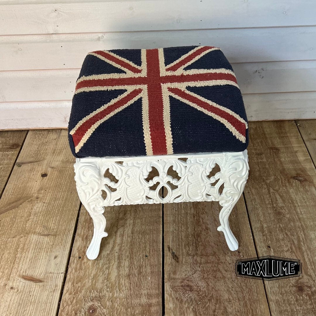 Maxlume ~ Union Jack Flag Bench | Great Britain | Pouf Solid Base | Vintage Style | Floor Standing | Man Cave Foot Stool